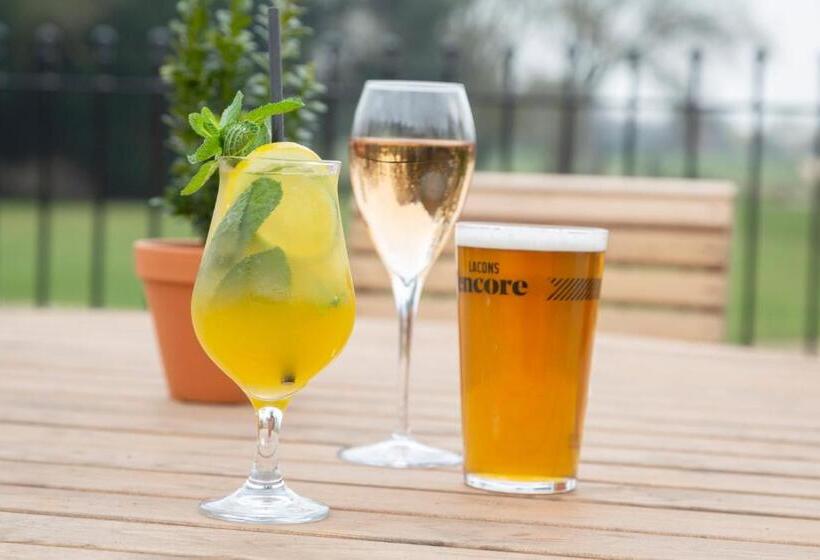 فندق Worlington Hall