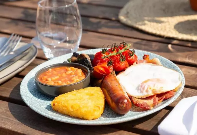 Hotelli Worlington Hall