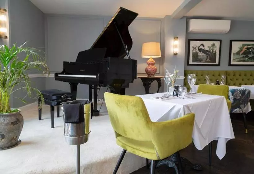 Hotelli Worlington Hall