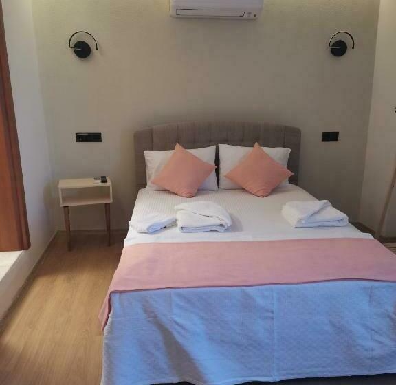 Pensione Siğacik Sen Konuk Evi̇