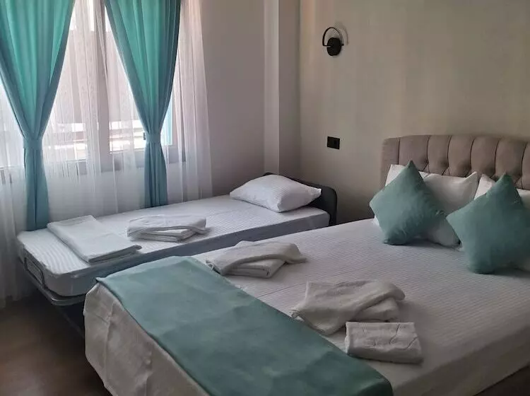 ペンション Siğacik Sen Konuk Evi̇