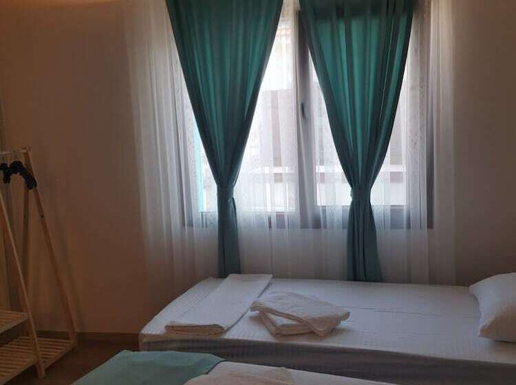 Pensione Siğacik Sen Konuk Evi̇