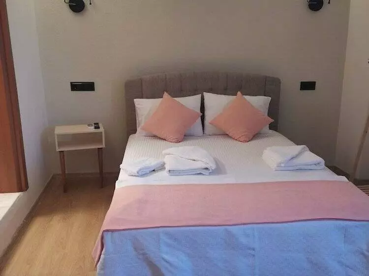 ペンション Siğacik Sen Konuk Evi̇