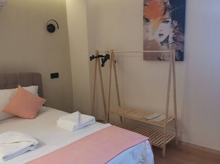 Pensione Siğacik Sen Konuk Evi̇