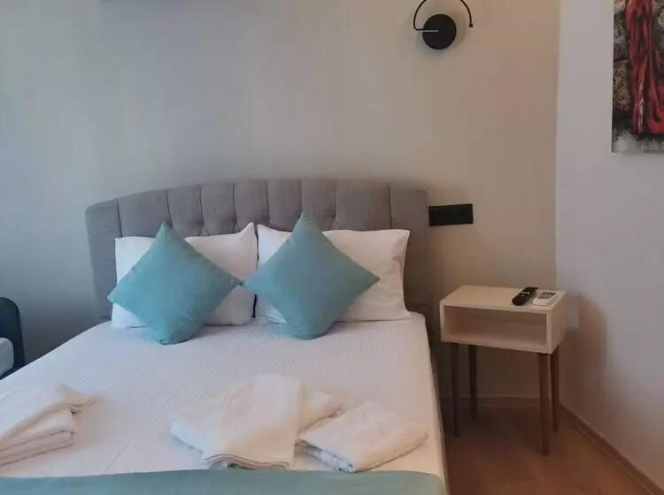 ペンション Siğacik Sen Konuk Evi̇