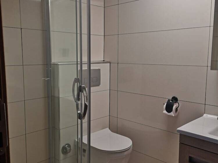 Pensione Siğacik Sen Konuk Evi̇