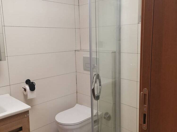 Pensione Siğacik Sen Konuk Evi̇