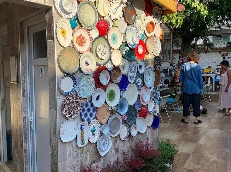 ペンション Siğacik Sen Konuk Evi̇