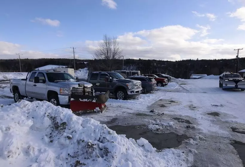 Colebrook C.c. & Motel