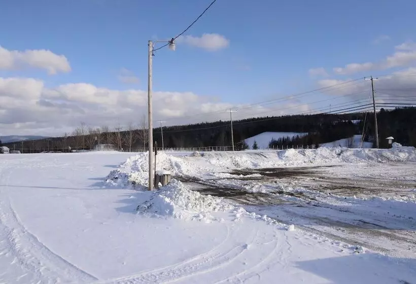 Colebrook C.c. & Motel