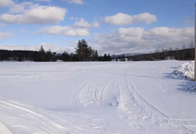 Colebrook C.c. & Motel