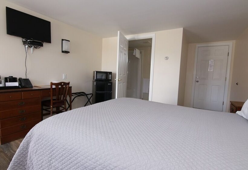 Colebrook C.c. & Motel