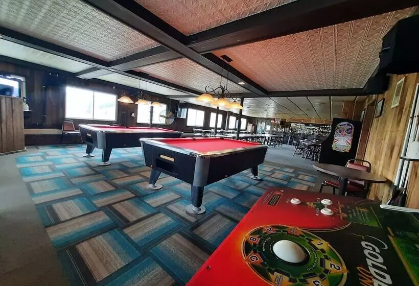 Colebrook C.c. & Motel