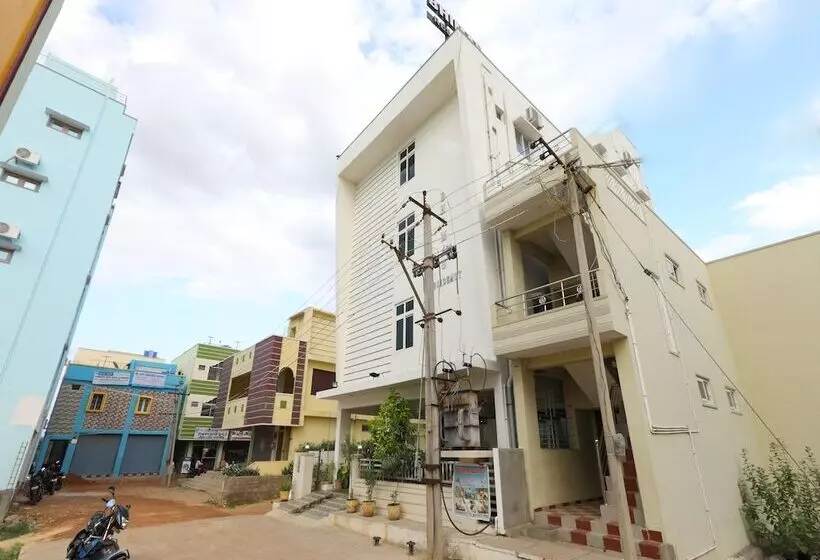 Hotelli Bhimas Residency