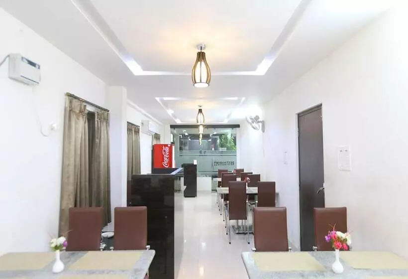 Hotelli Bhimas Residency