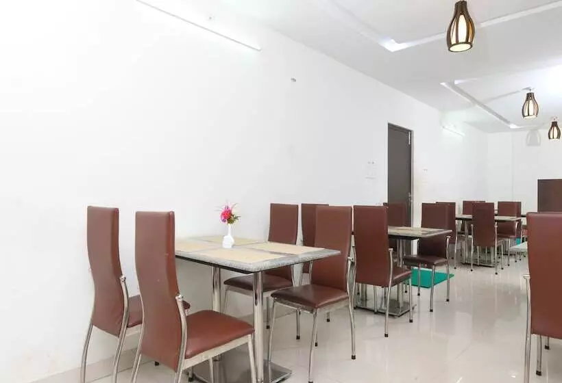 Hotelli Bhimas Residency