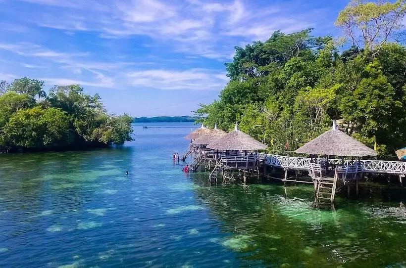 ホテル Enchanted River Rock Island Resort