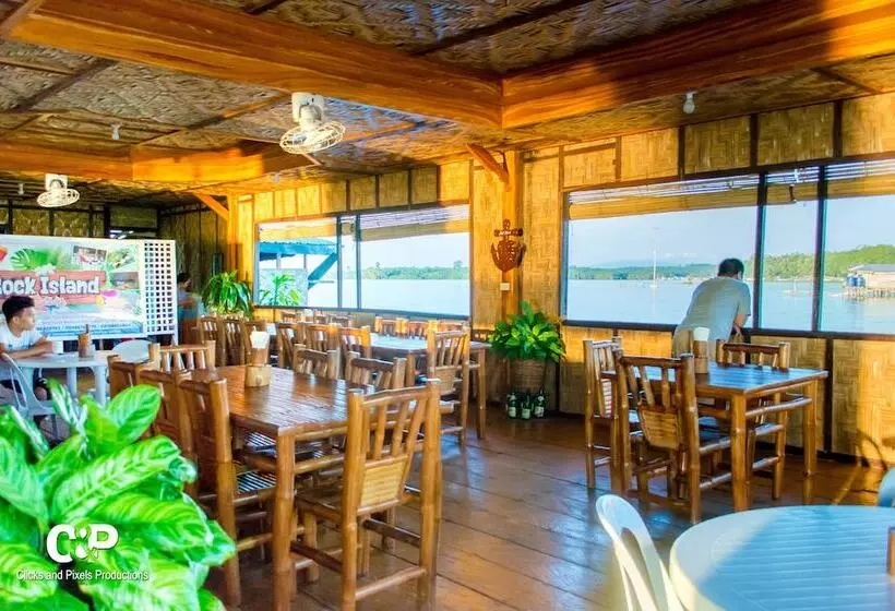 ホテル Enchanted River Rock Island Resort