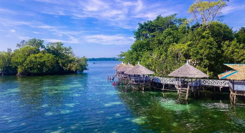酒店 Enchanted River Rock Island Resort