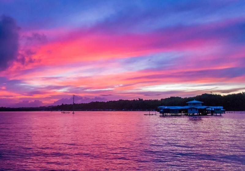 酒店 Enchanted River Rock Island Resort