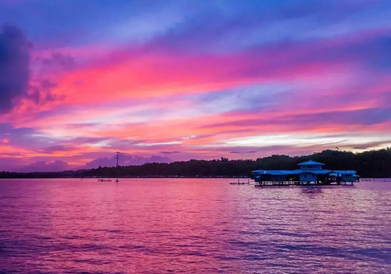 ホテル Enchanted River Rock Island Resort