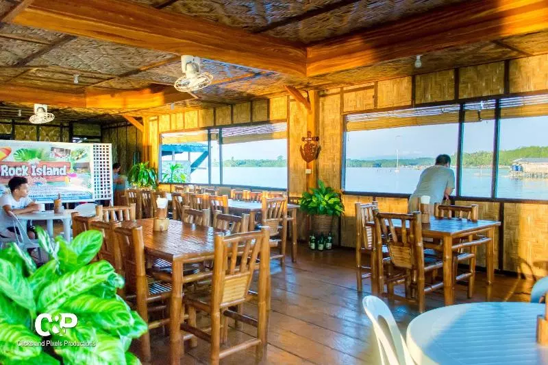 ホテル Enchanted River Rock Island Resort