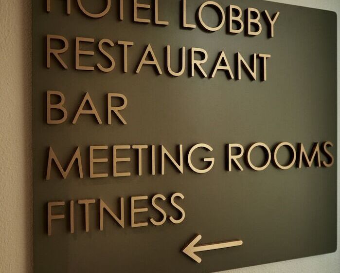 Hypernym Hotel & Suites