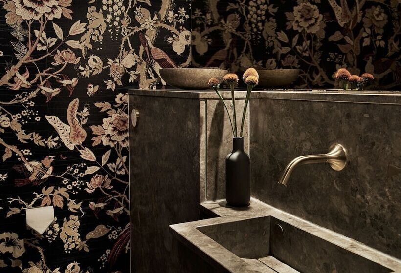 Hypernym Hotel & Suites