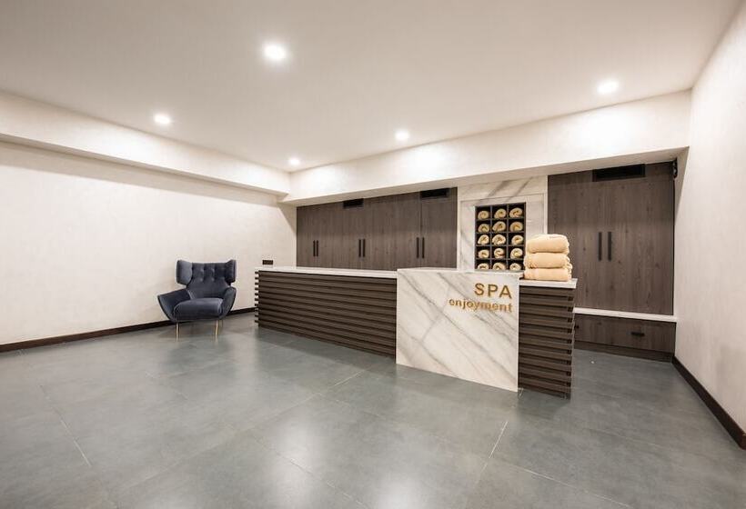 Hotel Wyndham Garden Tashkent