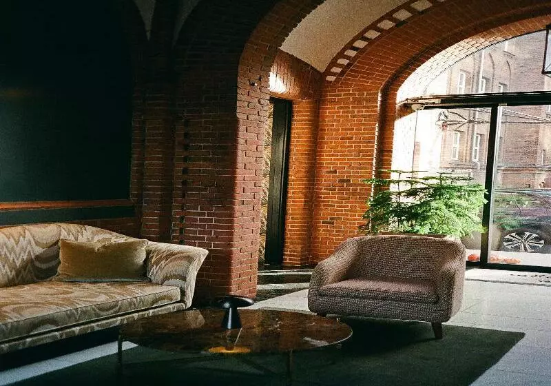 Hypernym Hotel & Suites