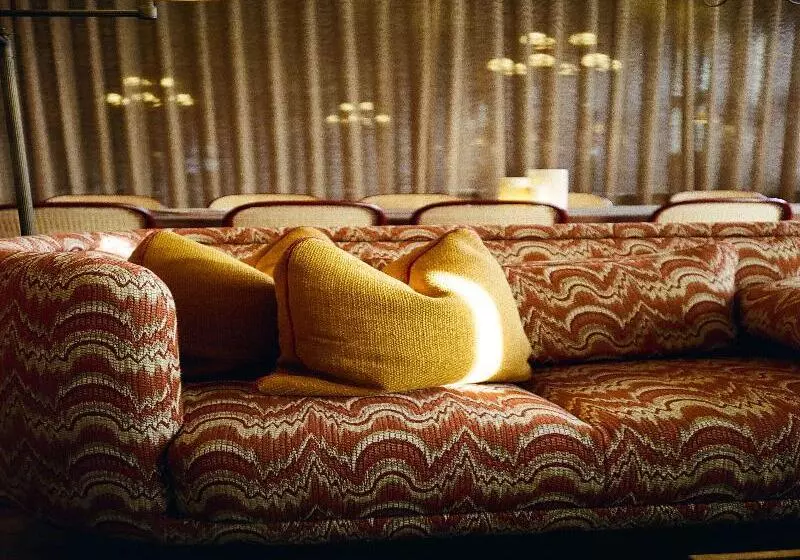 Hypernym Hotel & Suites