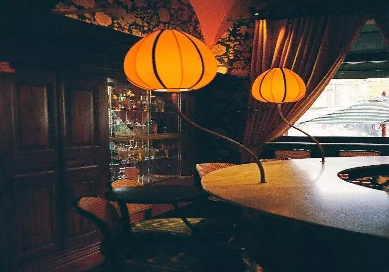 Hypernym Hotel & Suites