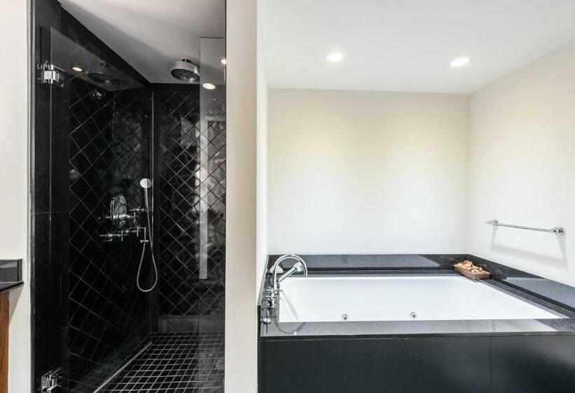 Oceanfront Private Condo At The Setai 2707