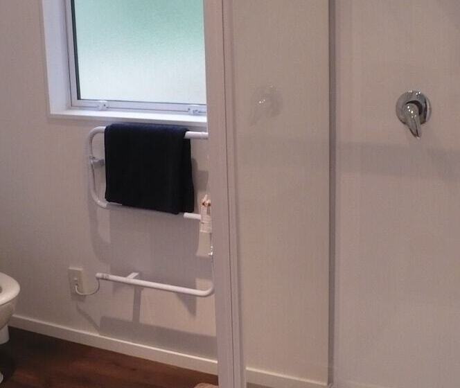 هتل Christchurch City & Country Cottages Nut Point Cottage