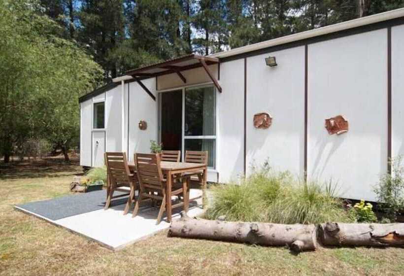 هتل Christchurch City & Country Cottages Nut Point Cottage