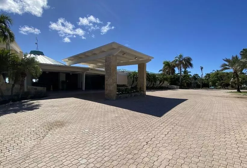 هتل All Inclusive  Divi Carina Bay Beach Resort & Casino Adult Only