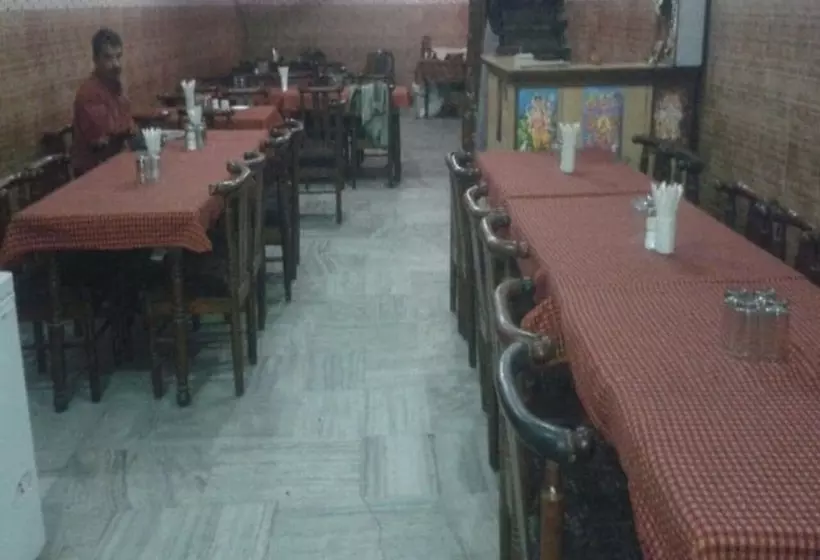 ホテル Goroomgo Sagar Agra