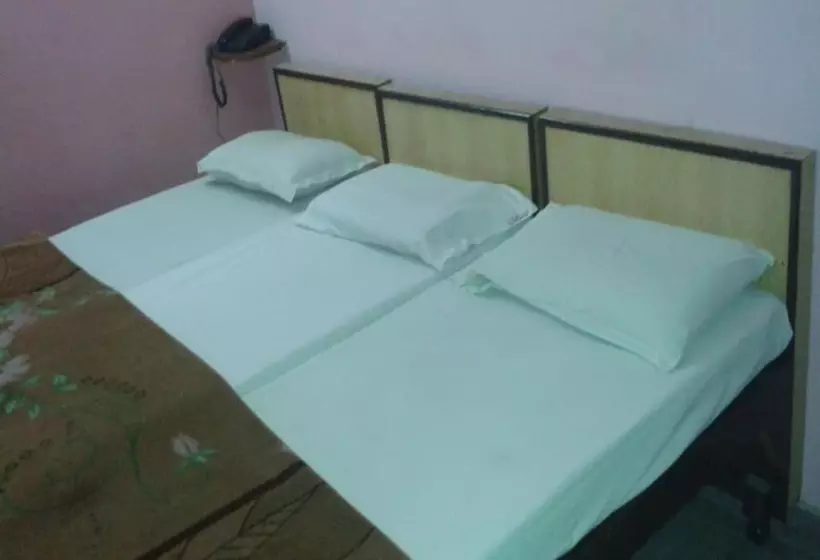 ホテル Goroomgo Sagar Agra