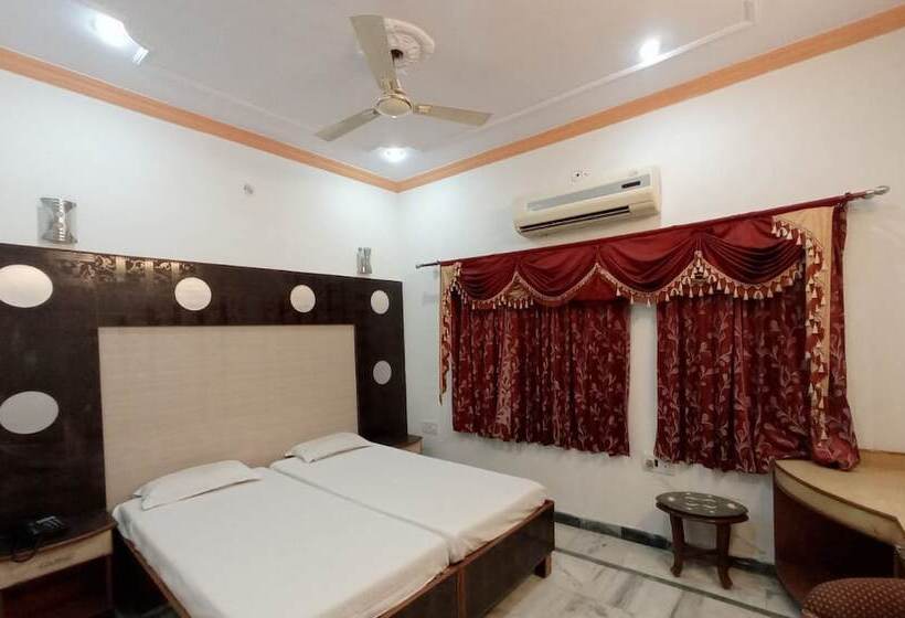 בית מלון כפרי Goroomgo Taj View Agra