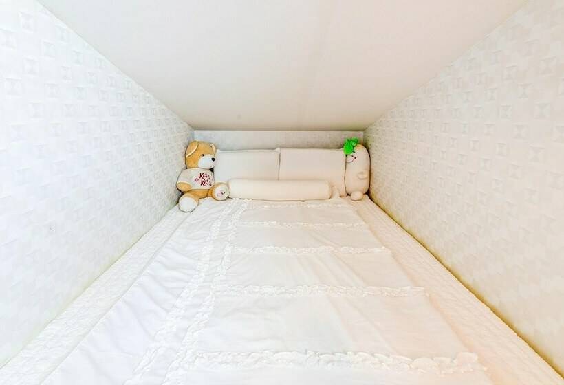 Jeju Kkot Hyang Gi Badasori Pension