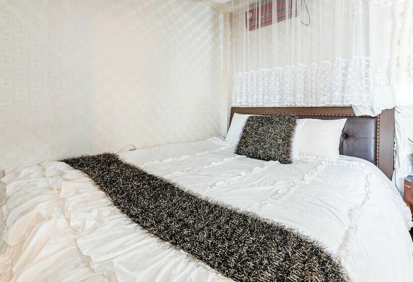 Jeju Kkot Hyang Gi Badasori Pension