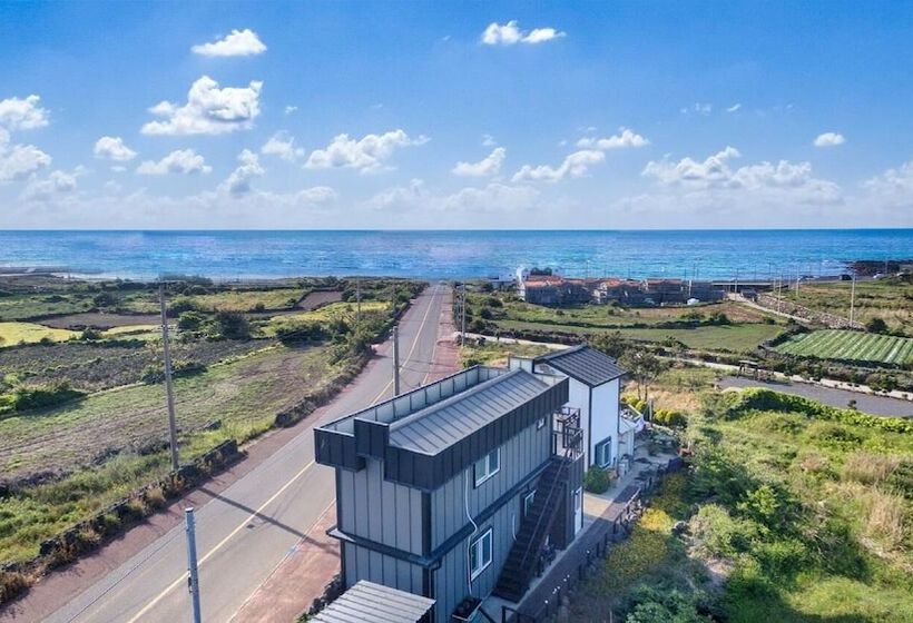 Jeju Kkot Hyang Gi Badasori Pension