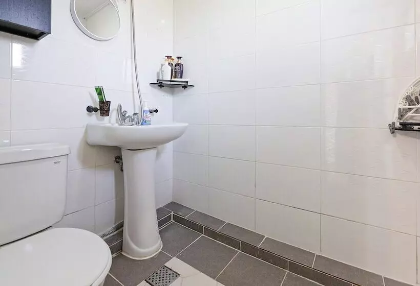 Jeju Kkot Hyang Gi Badasori Pension