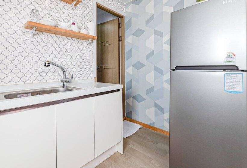 Jeju Kkot Hyang Gi Badasori Pension