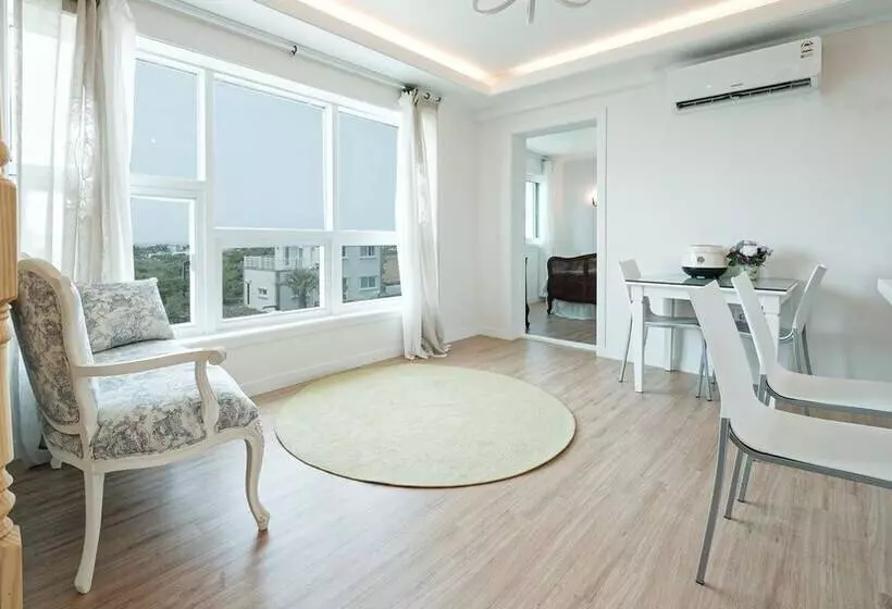 Jeju Pelong Pension
