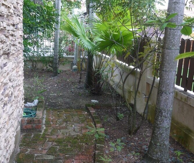 Majatalo Batu Ferringhi Homestay