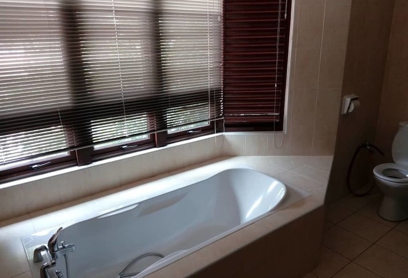 Majatalo Batu Ferringhi Homestay