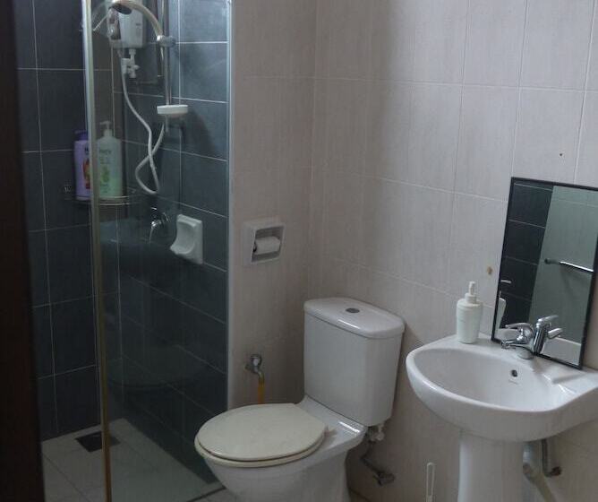 Majatalo Batu Ferringhi Homestay