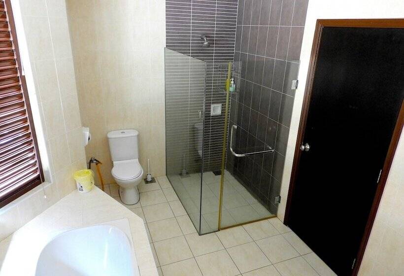 Majatalo Batu Ferringhi Homestay