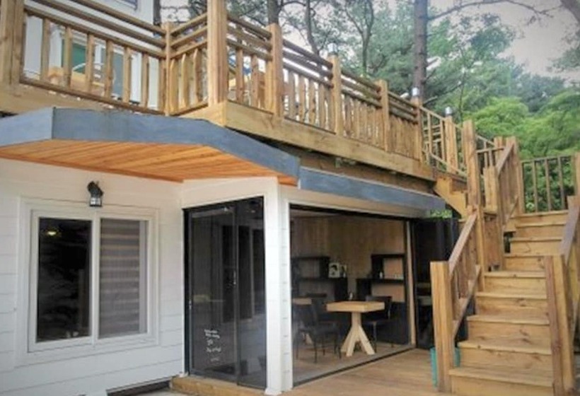 Pensió Jeju Ttorang Guest House